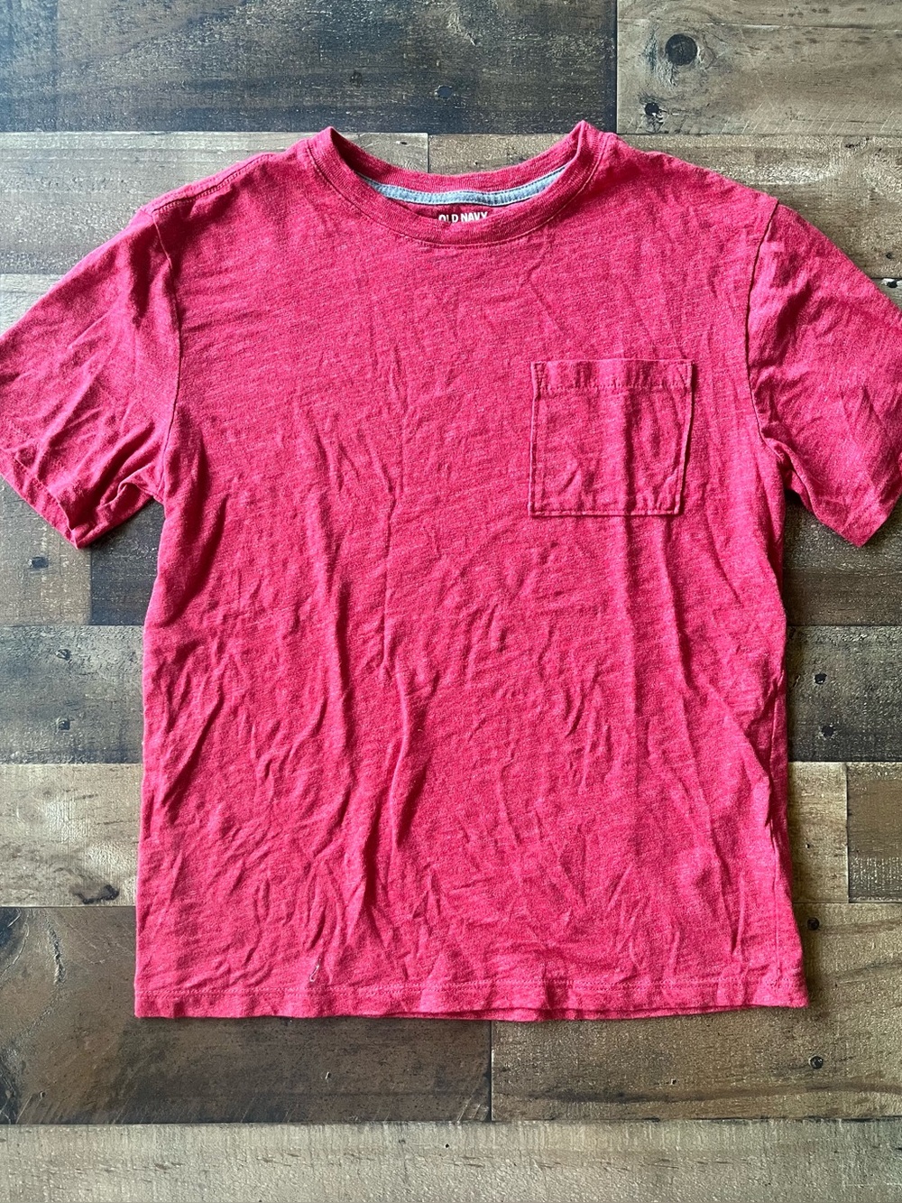 3/$15 ✨ Boy's Old Navy Heather Red Pocket Crew Neck T-Shirt | XL (14/16)
